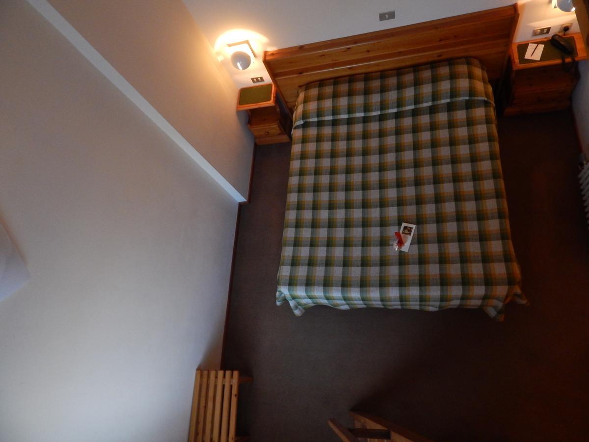 Hotel Valdotain วิลเนอเวอ ภายนอก รูปภาพ